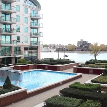 Riverside Balcony Apartments, 10 Minutes From Oxford Circus London Exterior photo