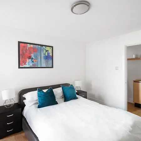 Riverside Balcony Apartments, 10 Minutes From Oxford Circus London Exterior photo