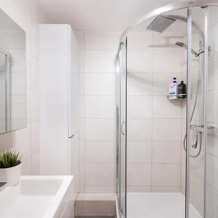 Riverside Balcony Apartments, 10 Minutes From Oxford Circus London Exterior photo