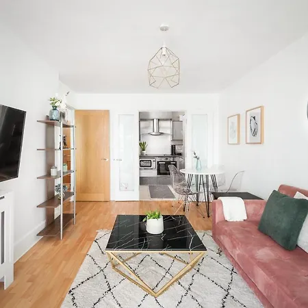 Riverside Balcony Apartments, 10 Minutes From Oxford Circus London Exterior photo