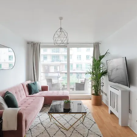 Riverside Balcony Apartments, 10 Minutes From Oxford Circus London Exterior photo