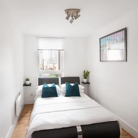 Riverside Balcony Apartments, 10 Minutes From Oxford Circus London Exterior photo