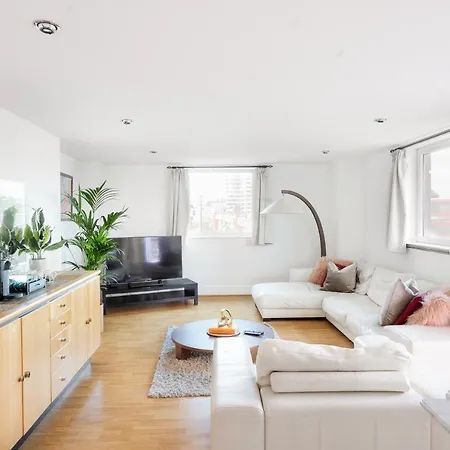 Riverside Balcony Apartments, 10 Minutes From Oxford Circus London Exterior photo
