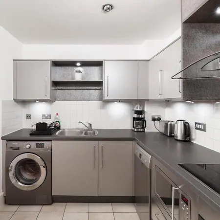 Riverside Balcony Apartments, 10 Minutes From Oxford Circus London Exterior photo