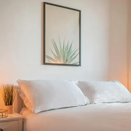 Riverside Balcony Apartments, 10 Minutes From Oxford Circus London Exterior photo