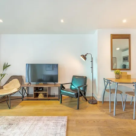 Riverside Balcony Apartments, 10 Minutes From Oxford Circus London Exterior photo