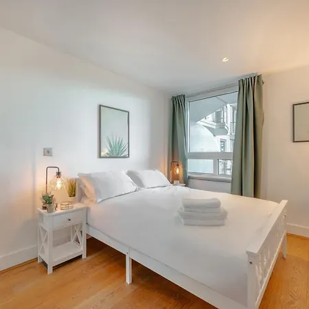 Riverside Balcony Apartments, 10 Minutes From Oxford Circus London Exterior photo