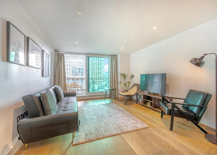 Riverside Balcony Apartments, 10 Minutes From Oxford Circus