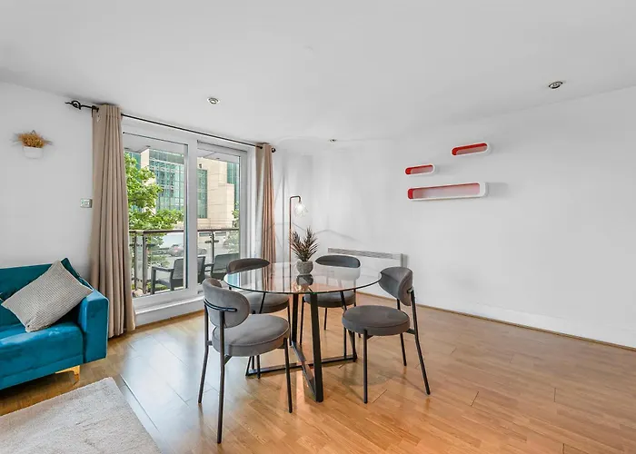 Riverside Balcony Apartments, 10 Minutes From Oxford Circus