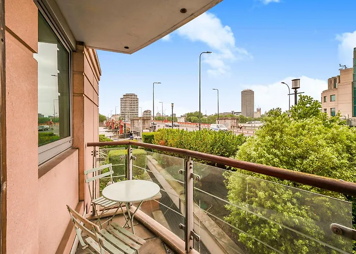 Riverside Balcony Apartments, 10 Minutes From Oxford Circus