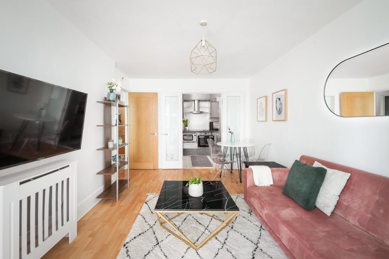 Riverside Balcony Apartments, 10 Minutes From Oxford Circus Appartamento