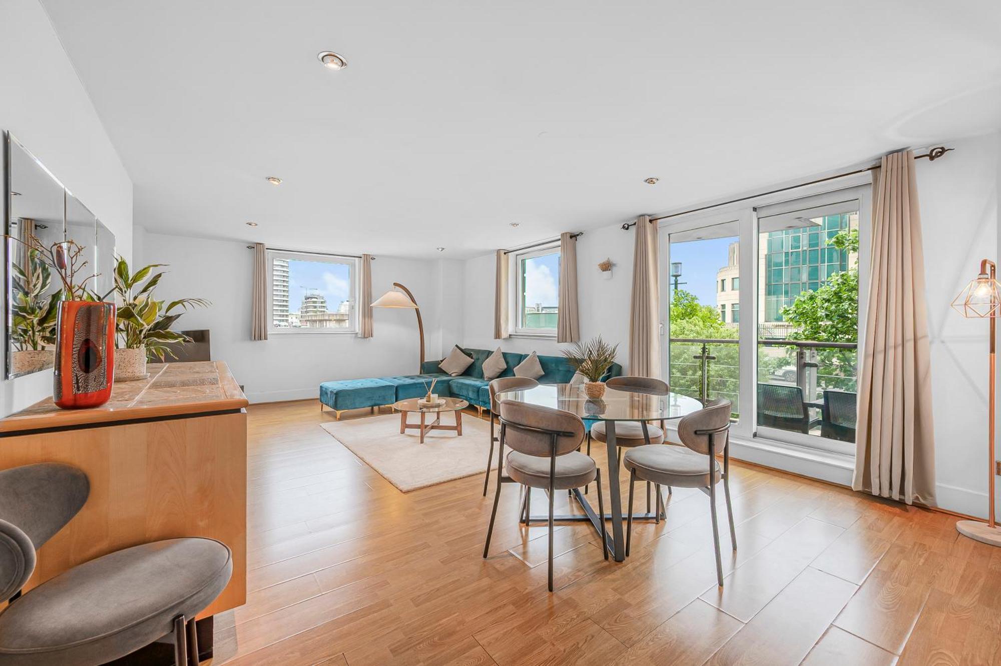 Riverside Balcony Apartments, 10 Minutes From Oxford Circus Апартаменты *