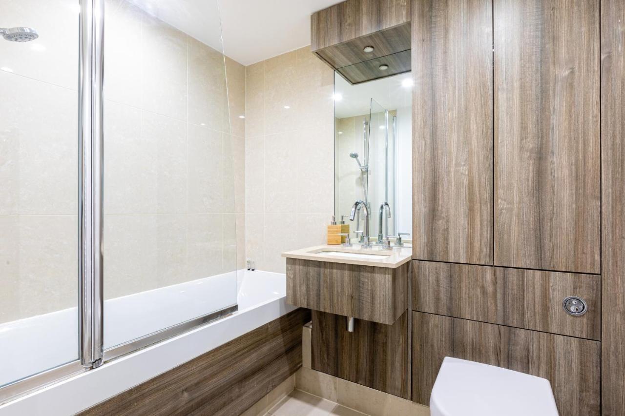 Riverside Balcony Apartments, 10 Minutes From Oxford Circus Appartamento Londra