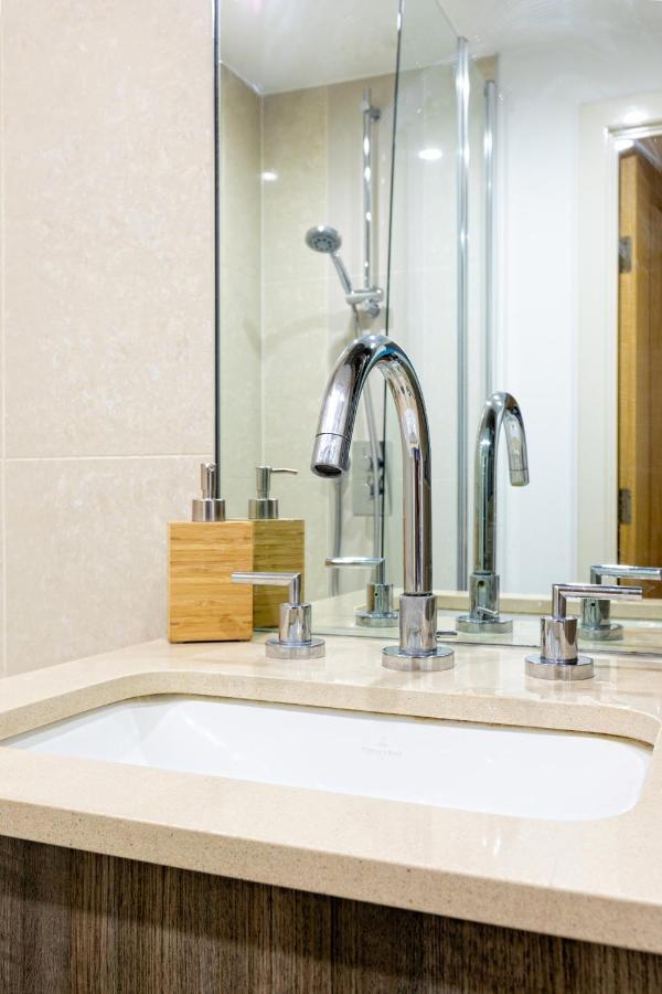 Riverside Balcony Apartments, 10 Minutes From Oxford Circus Appartamento *